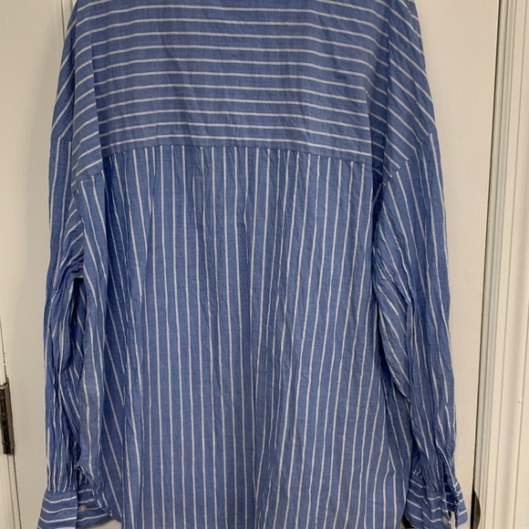 🎉Women’s long sleeve H&M shirt - Size Small - blue w/white vertical stripes - Picture 4 of 12